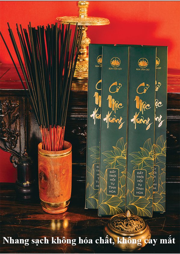 Hộp nhang Cổ Mộc Hương và bó nhang cắm trong ống gỗ